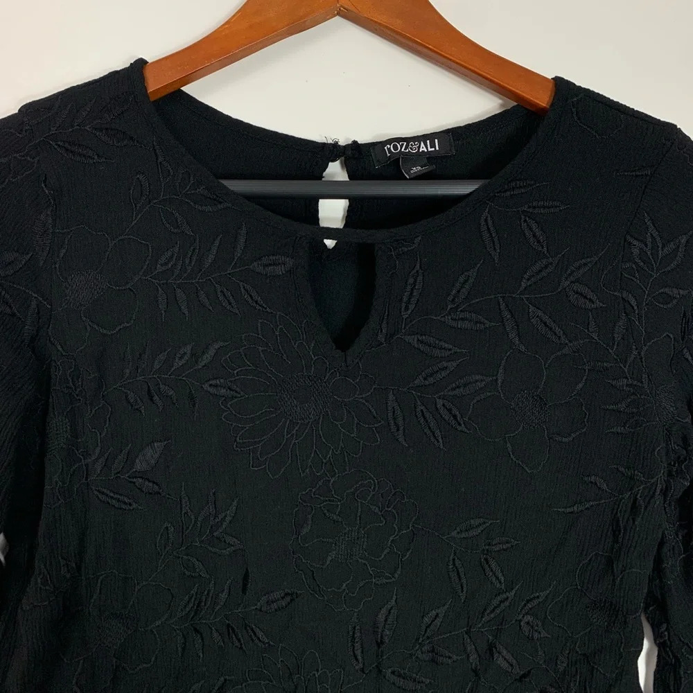 Womens Asymmetrical Hem Embroidered Blouse XS Witchycore Fairycore Whimsygoth - Picture 4 of 15